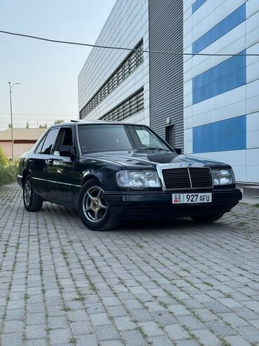 Mercedes-Benz: Продается Mercedes-Benz W124 в кузове седан, темно-зеленого цвета