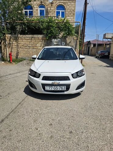 sənətsiz maşın: Chevrolet Aveo: 1.4 l | 2014 il | 285984 km Sedan