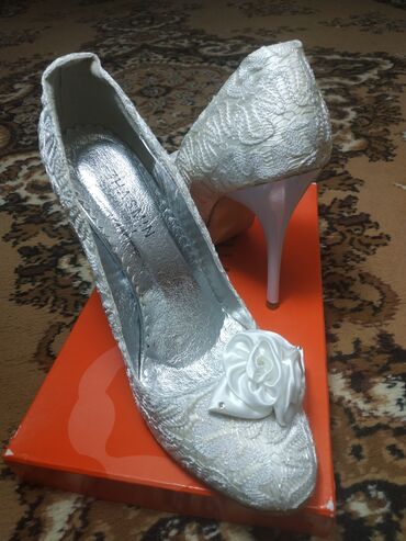женские туфли свадебные: Туфли 38, цвет - Белый