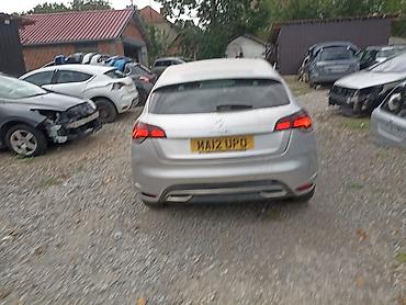 manuel auto: Citroën DS4, srebrna metalik boja, hečbek sa 5 vrata. Delovi na — 4