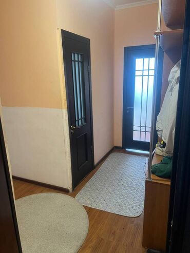 долгосрочная квартира каракол: 1 бөлмө, 50 кв. м, 106-серия жакшыртылган, 7 кабат, Дизайнердик ремонт