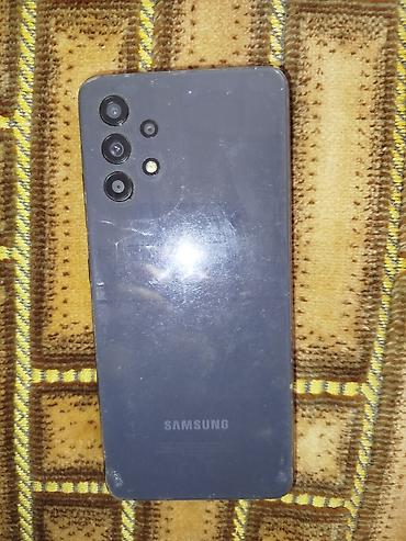 треснул экран: Смартфон Samsung Galaxy A32 (версия с четырьмя задними камерами) — 2