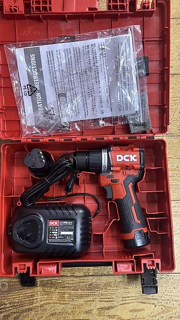 black decker: Аккумуляторная бесщеточная дрель‑шуруповерт с ударом DCK KDJZ1250i — 1