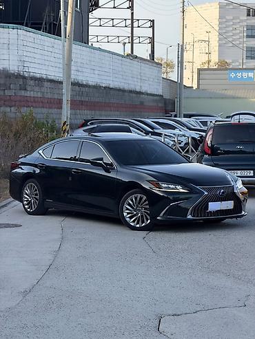 cdi 270: Lexus ES: 2020 г., Гибрид, Седан — 3