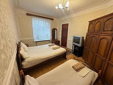 Bağ evlərinin kirayəsi: Qiymət Günü 400 Azn Quba Qəçreş Yolunda Villa bağ evi İcarəyə verilir — 9