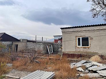 Үйлөрдү сатуу: 6 бөлмө, 110 м², 5 соток, Бишкек, Менчик ээси — 4