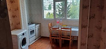 Mənzillər: Bakı, 2 otaqlı, Köhnə tikili, m. Xalqlar Dostluğu, 70 kv. m — 3