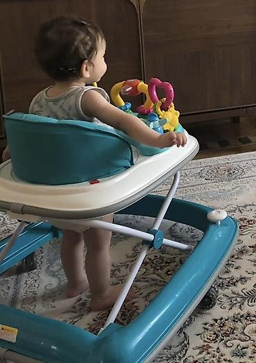 Yerimək üçün arabalar, çəliklər, əsalar, rollatorlar: Uşaq gəzdirəni (walker) . 200 azn alinib,cox keyfiyyetli ve mebeli — 1