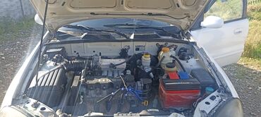 Другие Автомобили: Автомобиль седан, белый цвет. Основные детали по фото: - Кузов седан — 2