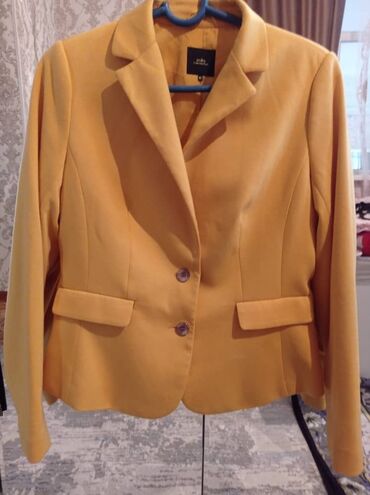 пиджаки женские: Пиджак жёлтый