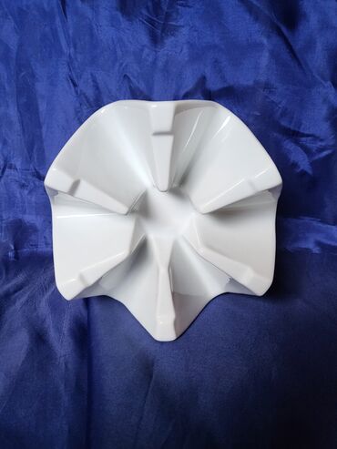 Čajnici: Cajnik nov sa stalkom,grejac,pun poreclan Nemacka. Cajnik pun — 15