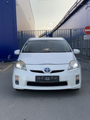 Toyota: Toyota Prius: 2010 г., 1.8 л, Вариатор, Бензин, Хэтчбэк