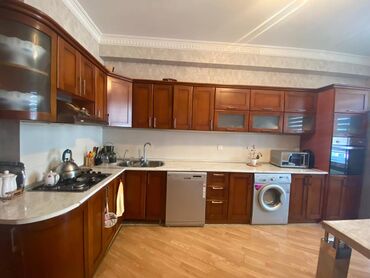 Yeni tikili: 4 otaqlı, Yeni tikili, 180 kv. m — 12