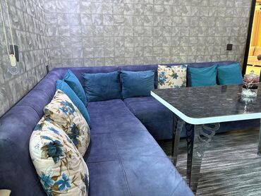 Mətbəx mebeli: Köçürük deyə satılır. Divan üstündə verilir (4 m). Havalandırma, 4 göz — 6