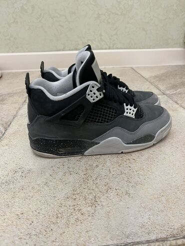 жорданы кроссовки: Мужские кроссовки, 42.5, Air Jordan, Б/у, цвет - Черный, Самовывоз, Платная доставка