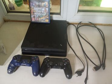 оперативная память 8 гб ddr3 1333: Пс4, состояние хорошее GTA v в подарок и ещё 28 игр на акаунте