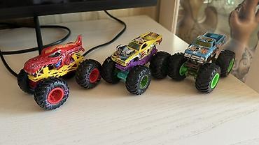 Набор из 3 игрушечных hotwheels монстр траков - Масштаб примерно at lalafo.kg Набор из 3 игрушечных hotwheels монстр траков - Масштаб примерно