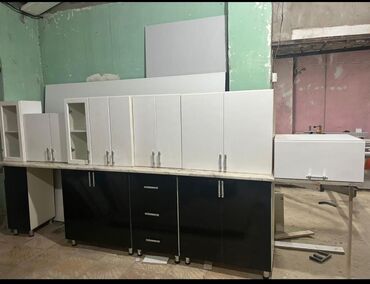 Mətbəx mebeli: *ZB* *MƏTBƏX MEBELİ* Qiymət *450 AZN* ölçü *3m +60sm soyducu Skaf’ı*