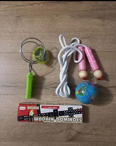 Игрушки (сказала мячик шахматы ) за все 100сом