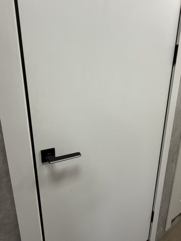 дверь внутренняя: Межкомнатная глухая дверь, В лофт стиле, цвет - Белый