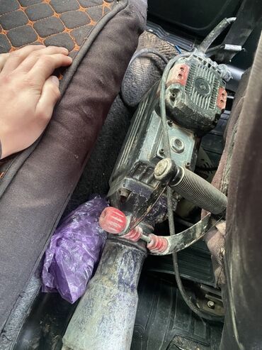 услуги отбойного молотка: Отбойный молоток (электрический) - Мощная профессиональная модель для