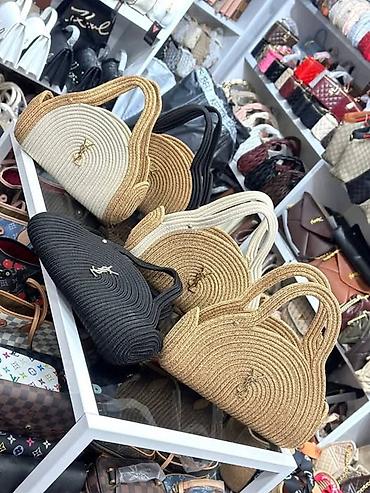 cropp akcija: Pletene damske torbe – polukružni model sa spiralnim uzorkom. - — 1