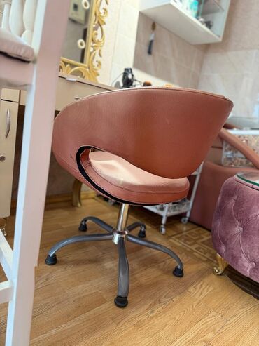 Salon, tibbi kreslolar: Salon kreslo satılır. Qiymet 80 azn.Unvan: Babek pr _&M🧚♀️ lalafo.az -da Salon, tibbi kreslolar: Salon kreslo satılır. Qiymet 80 azn.Unvan: Babek pr _&M🧚♀️