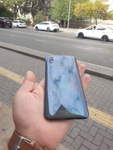 samsun a02: Samsung Galaxy A40, 64 ГБ, цвет - Черный, Гарантия, Отпечаток пальца, Две SIM карты