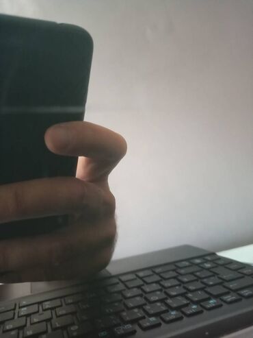 ASUS: Asus R252B / 11.6 inca Prodajem solidno ocuvan Asus R252B laptop — 10