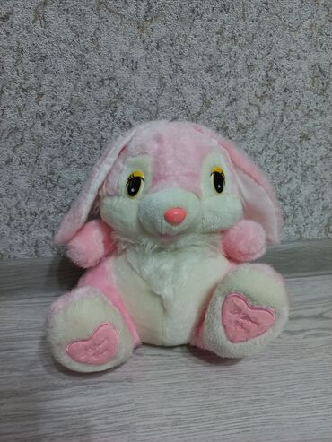 Oyuncaqlar: Dinozavr ~35 sm Ördək ~25 sm Tovuz quşu ~ 20sm Tutuquşu ~ 20 sm — 10