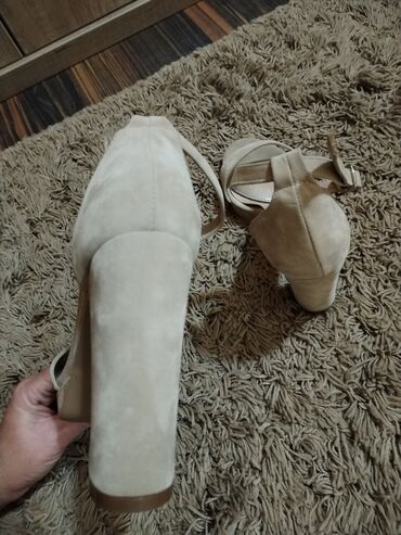 deichmann sandale ravne: Sandals, Perla, 38