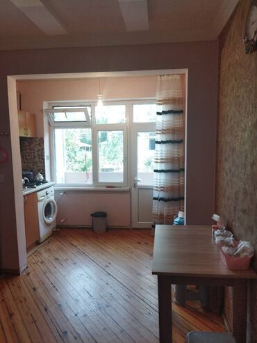 Uzunmüddətli kirayə mənzillər: Xətai rayonu,Gəncə pr,2 otaqlı,təmirli,əşyalı mənzil kirayə verilir.Bu — 4