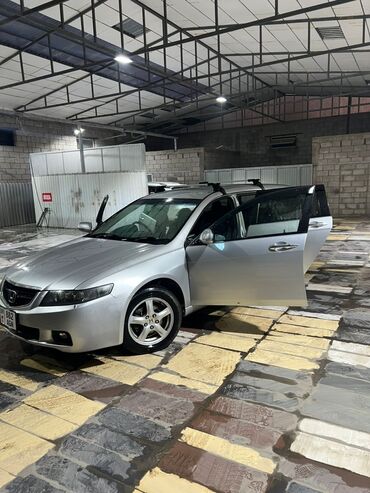крыло спринтер: Honda Accord: 2003 г., 2.4 л, Автомат, Бензин, Универсал