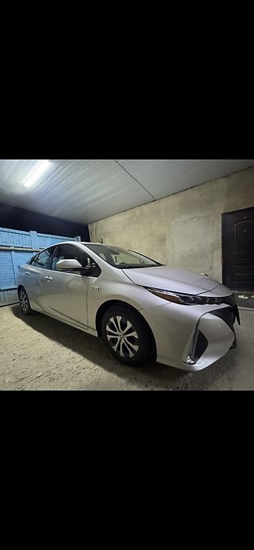 plug in hybrid: Toyota Prius: 2020 г., 1.8 л, Вариатор, Гибрид, Универсал — 3