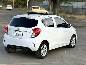 купить тахо: Chevrolet Spark: 2016 г., 1 л, Вариатор, Бензин, Хэтчбэк — 4