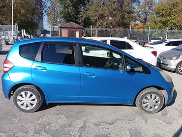 Honda: Honda Fit: 2009 г., 1.3 л, Вариатор, Бензин, Хэтчбэк