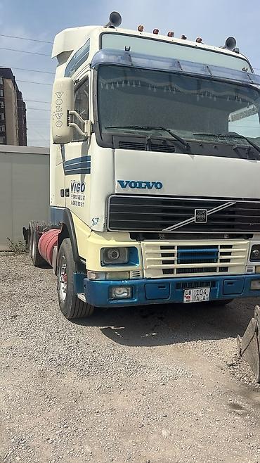 прицеп на вольво: Тягач, Volvo — 6
