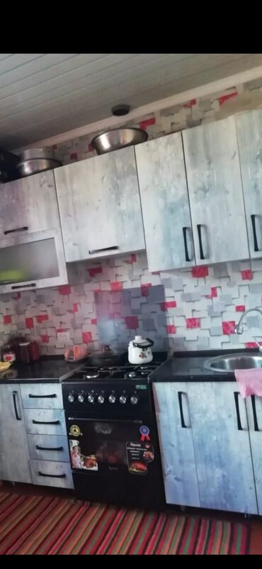 снять дом на сутки для вечеринки: 75 м², 4 комнаты, Парковка, Сарай, Забор, огорожен
