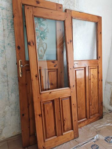 Otaq qapıları: Təcili.Otaq qapıları. Taxta qapı 4 ədəd. Çərçivəli 2əd 80*205 sm,1əd