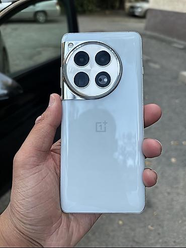 one plus 13: OnePlus 12, Б/у, 512 ГБ, цвет - Белый, 2 SIM — 1