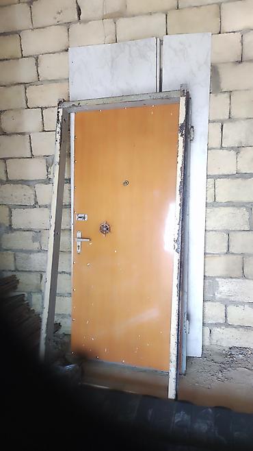 Əntiq vazalar: Diqqət əntiqsovet malıdır.Qədimi üslubda bürünc güldanı. Dekorativ — 10