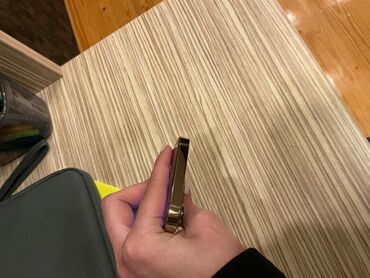 Apple iPhone: IPhone 13 Pro, 256 GB, Qızılı, Simsiz şarj, Face ID — 16