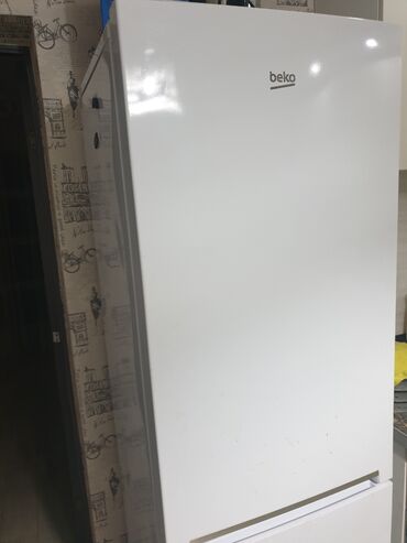принтеры новый: Холодильник Beko, белый, с нижней морозильной камерой.Надо фрион