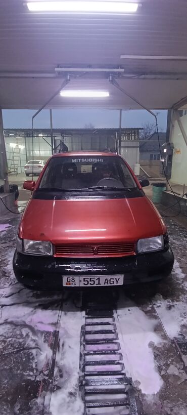 минивен митсубиси: Mitsubishi Space Runner: 1993 г., 2 л, Автомат, Бензин, Минивэн