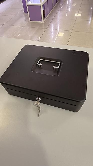Торговое оборудование: Денежный Ящик Портативный AW-P300, 4-отс. для купюр, 5-ячеек для — 3