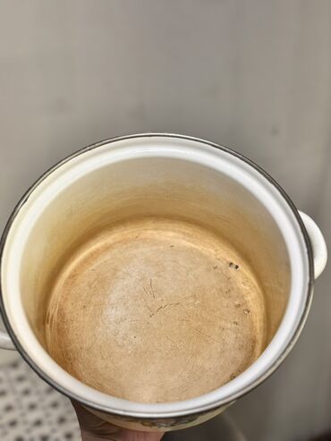 Наборы посуды: Продаю: 1. Сковорода-вок чугунная -1500(идеальное состояние) 2 — 10