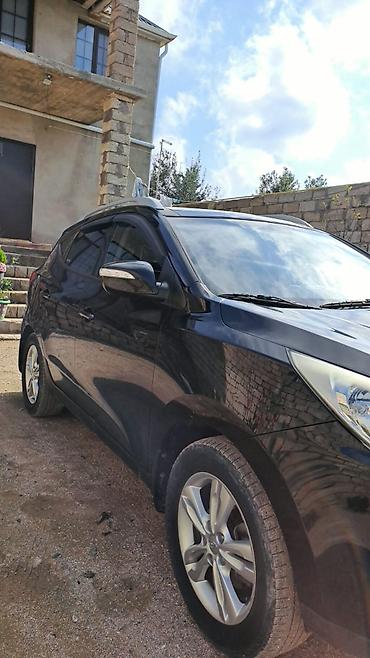 tesla model 3: Hyundai ix35 — 3