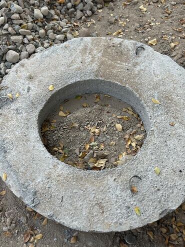 очок железный: Кольца и комплект для люка - Материал: армированный бетон (кольца)