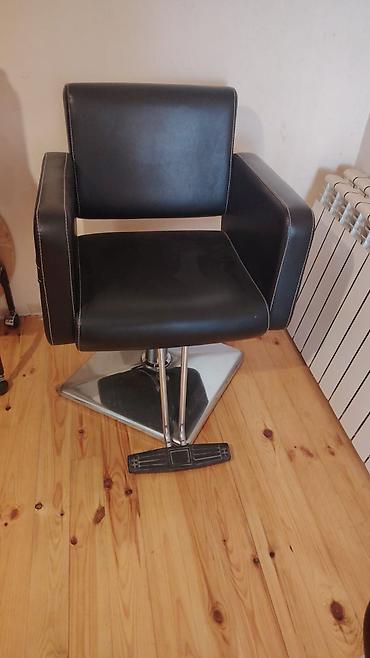 Salon, tibbi kreslolar: *SALON KRESLOSU SATİLİR* *qiymeti 200₼* *ünvan Hövsan z⁹⁰kod7300*👩🏻‍💻 — 1