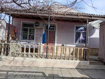 jurnalistlərin binasında ev satılır: Lökbatan qəs. 3 otaqlı, 72 kv. m, Kredit yoxdur, Orta təmir